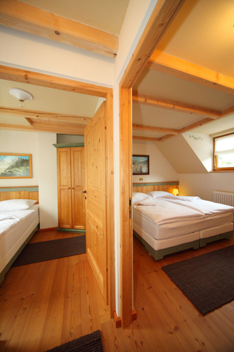 Bedroom 2, Kronau Chalet Resort, Kranjska Gora