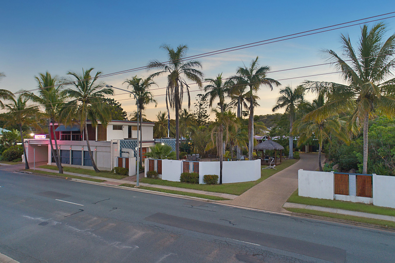 Exterior & Views 2, South Gladstone Motel, Gladstone