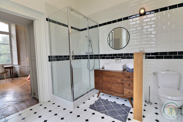 Bathroom 5, Domaine des Longrais, Ille-et-Vilaine