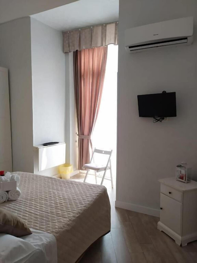 Bedroom 3, Bruno's Historic Home, Napoli