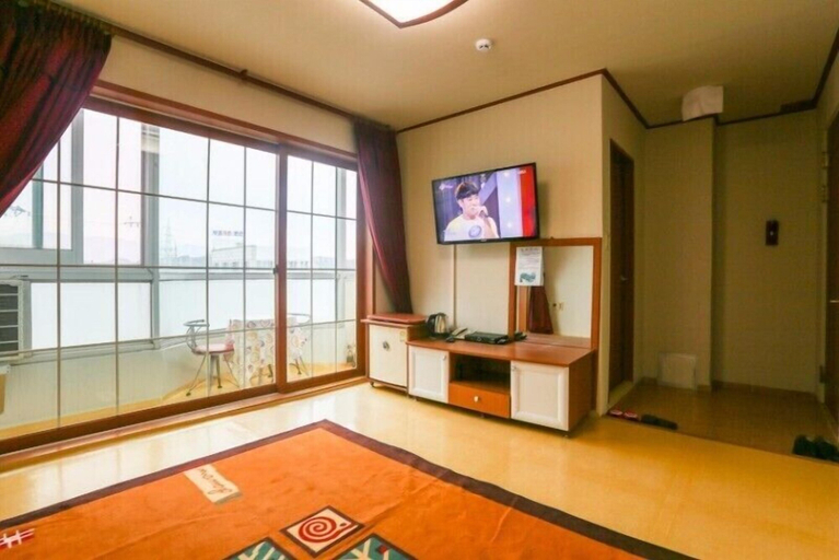 Others 5, Billions Motel, Gangneung
