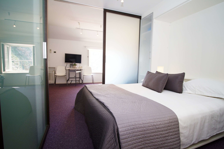 Bedroom 2, MirÓ Studio Apartments, Dubrovnik