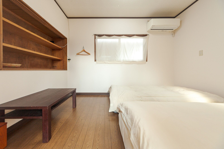 Bedroom 3, Guesthouse Meguruya, Maibara