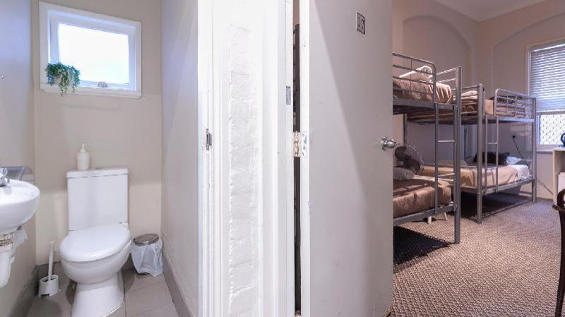 Bedroom 3, Woolbrokers Hotel Darling Harbour, Sydney