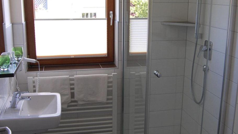 Bathroom, Wildkräuterhotel, Ansbach