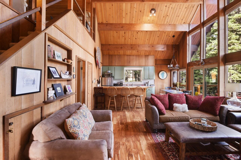 Others 5, Grandview Chalet, Placer