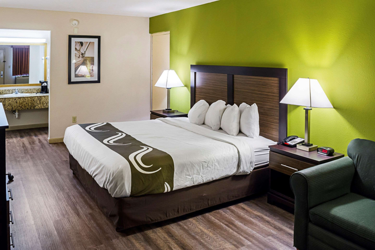 Bedroom 4, Quality Inn Biloxi Beach, Harrison