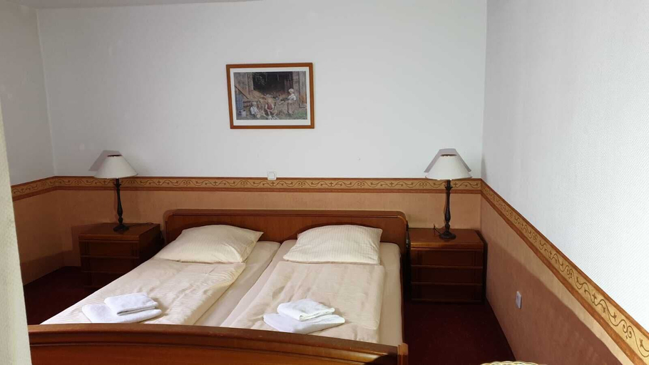 Bedroom 4, Landgasthaus Meyer, Rotenburg (Wümme)