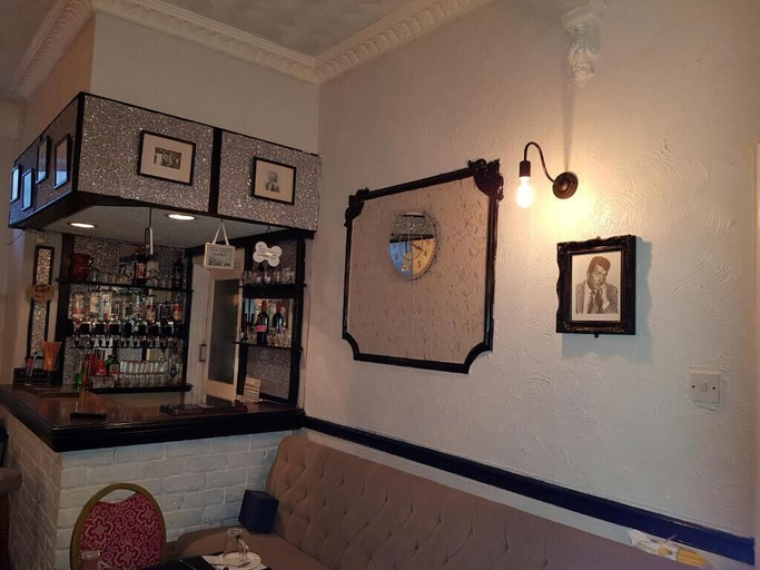 Food & Drinks 5, Mayfair Hotel, Blackpool