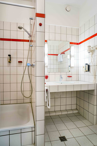 Bathroom 5, Hotel am Stadtpark, Mettmann