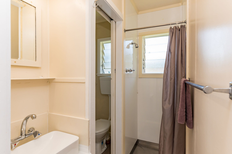 Bathroom 5, Waitangi Beach Bach 30B, Far North