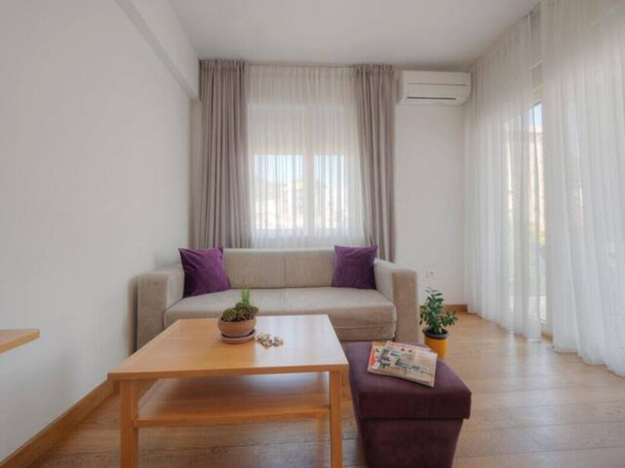 Others 5, Seaside Rest Apartments