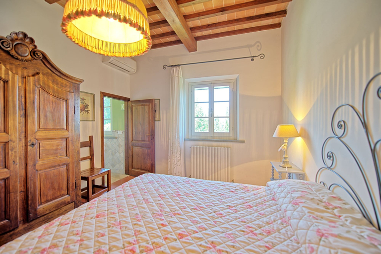 Bedroom 4, Villa Leonardo, Florence