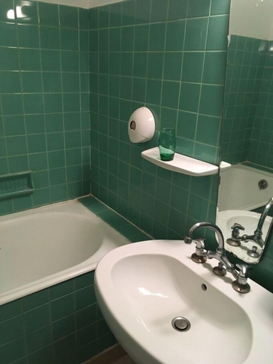 Bathroom, Hotel de la Gare, Hautes-Pyrénées