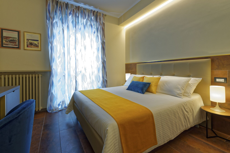 Bedroom 3, Red Ribbon, Milano