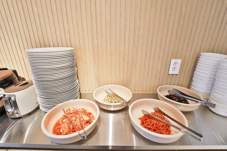 Food & Drinks 4, Custom Hotel, Jung