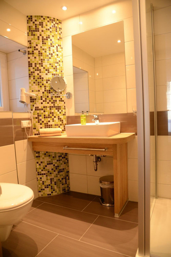 Bathroom 5, Weinhaus Graefen, Cochem-Zell
