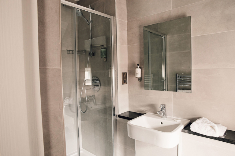 Bathroom 4, Manor House Hotel & Spa, Cheshire East