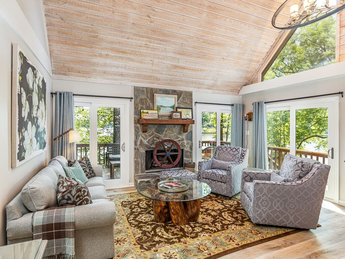 Others 5, Bear Creek Cottage, Putnam