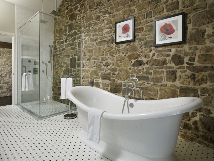 Bathroom 4, The Barracks Inn, Hamilton