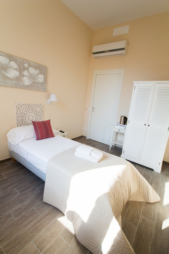 Bedroom 4, Emily Rooms, Imperia
