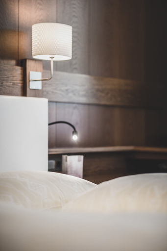 Bedroom 3, Hotel Bergland, Bolzano