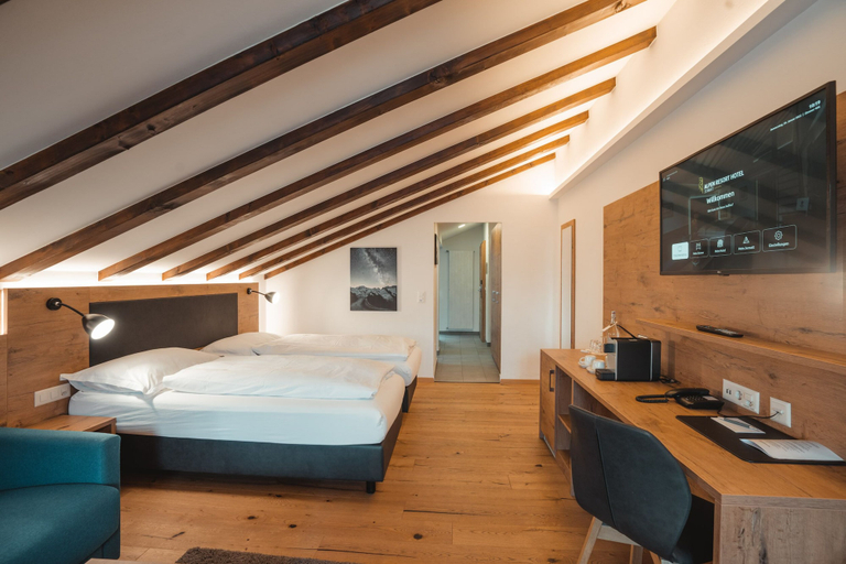 Bedroom 3, Alpen Resort - Spa & Dining, Visp