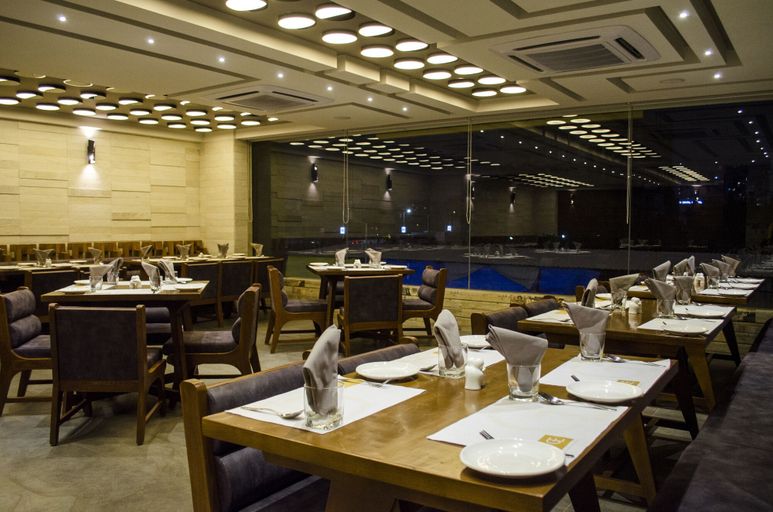 Food & Drinks 5, Hotel Grand Elegance, Ahmadabad