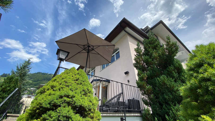 Exterior & Views 2, GRAND your home with common kitchens with self check-in, Obwalden
