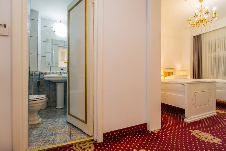 Bathroom 5, Hotel Imparatul Romanilor, Sibiu