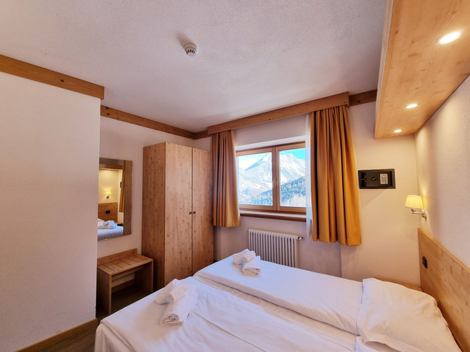 Bedroom 3, Hotel San Carlo, Sondrio