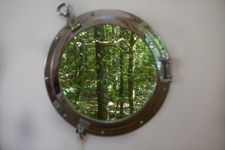 Bathroom, L'Arbre à Cabane, Haute-Marne