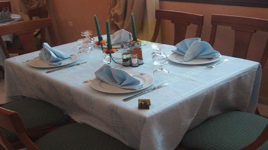 Food & Drinks 4, Houna El Ferdaous, Oran