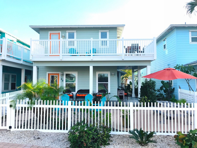 Exterior & Views 1, Latitude Adjustment, Nueces