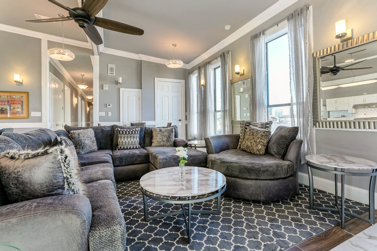 Fully Furnished Condos Near St Charles, Orleans