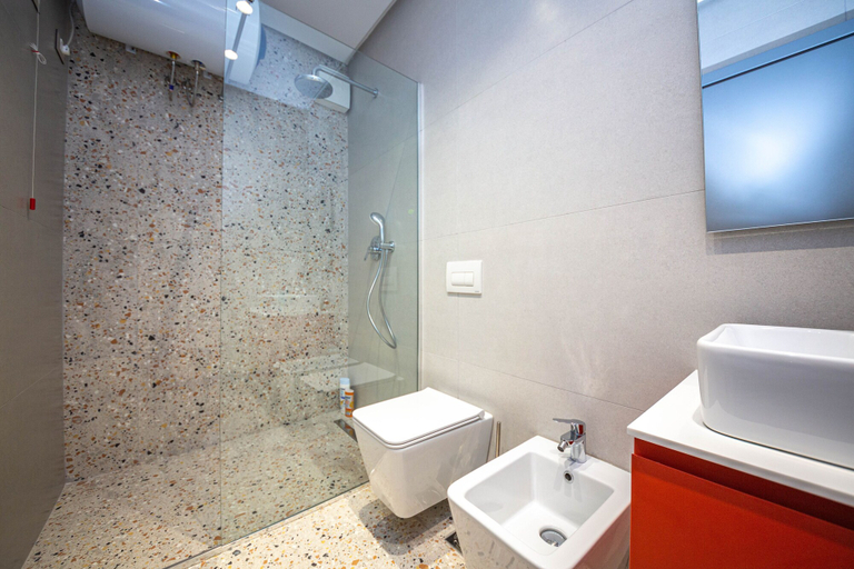 Bathroom 4, Blloku Unique Apartments, Tirana
