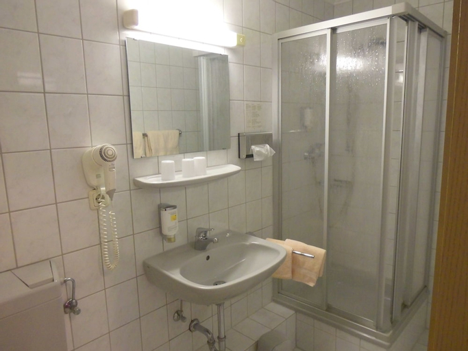 Bedroom 4, Hotel Schoos, Eifelkreis Bitburg-Prüm