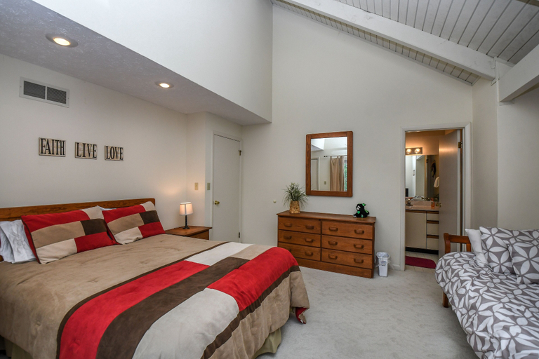 Bedroom 2, Simplicity, Garrett