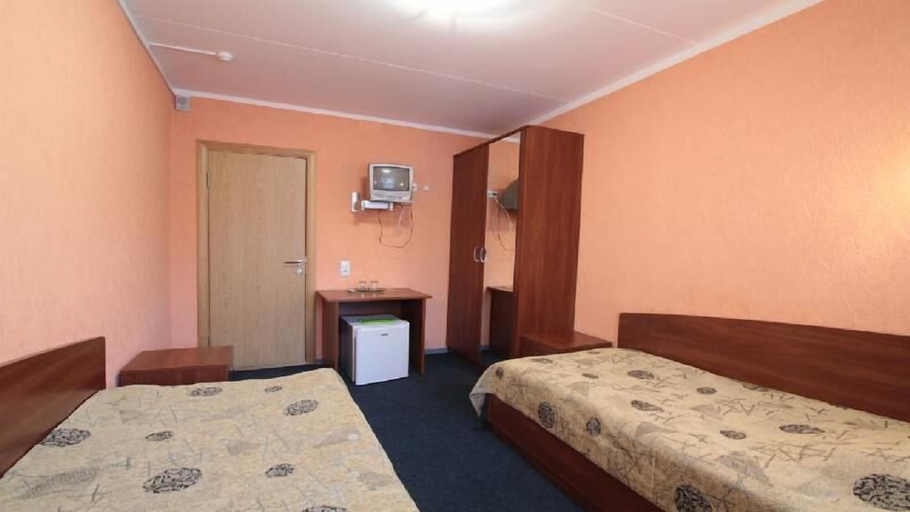 Bedroom 3, 40 Let Pobedy Hotel, Minsk