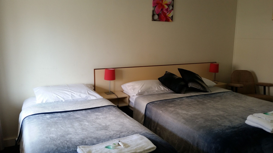 Bedroom 3, Maryborough Motel and Conference Centre, Maryborough