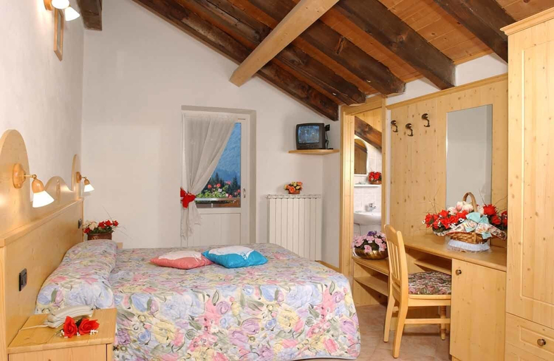 Bedroom 3, Hotel La Roccia, Brescia