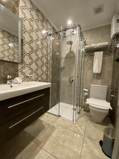 Bathroom 5, Mamlouk Pyramids Hotel, Al-Ahram