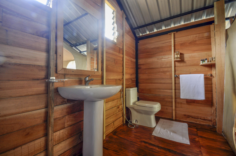 Bathroom 4, Wild Glamping, Medadumbara
