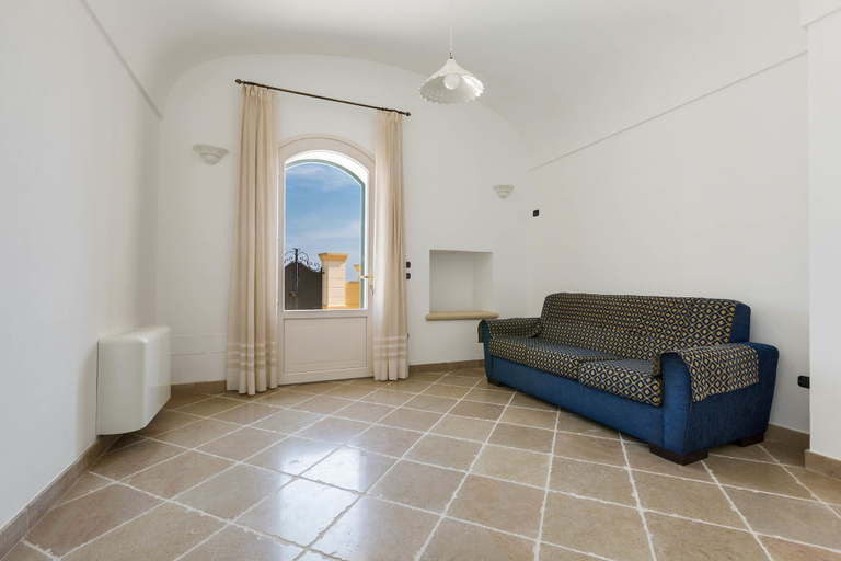 Others 5, Villa Dorella, Lecce