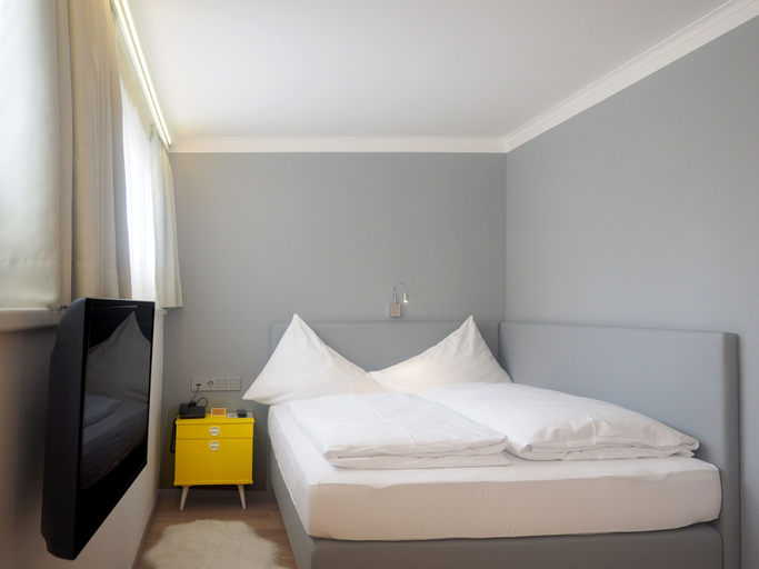Bedroom 3, Hotel Saalbacher Hof, Zell am See