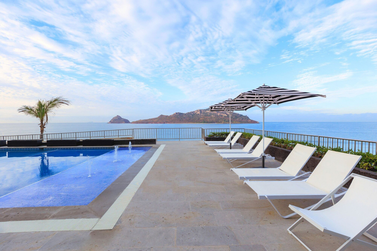 Sport & Beauty 2, Courtyard By Marriott Mazatlan Beach Resort, Mazatlán