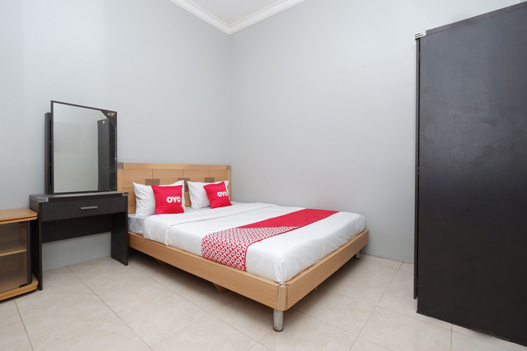 Bedroom 1, OYO 2737 D'KostNearKraton mangkunegaran, Solo