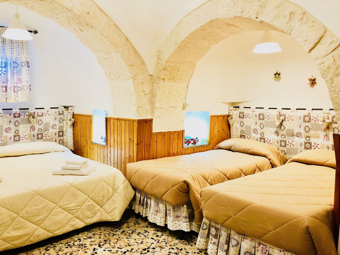 Bedroom 3, Trulli Fenice, Taranto