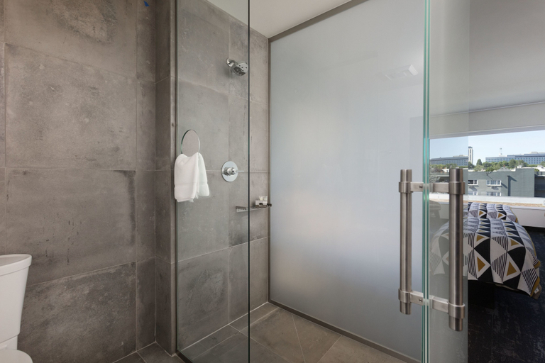 Bathroom 4, Jupiter NEXT, Multnomah