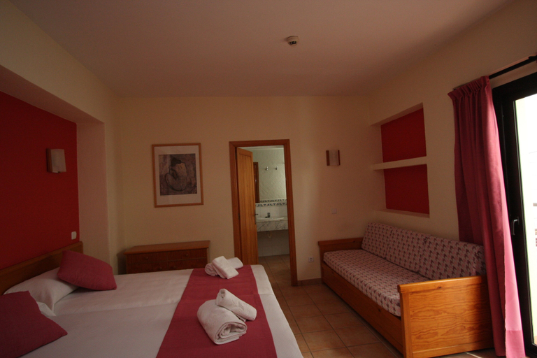 Bedroom 4, Apartamentos Casa Maria, Baleares